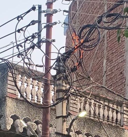 Electricity supply disrupted for six hours, people thirsty for water