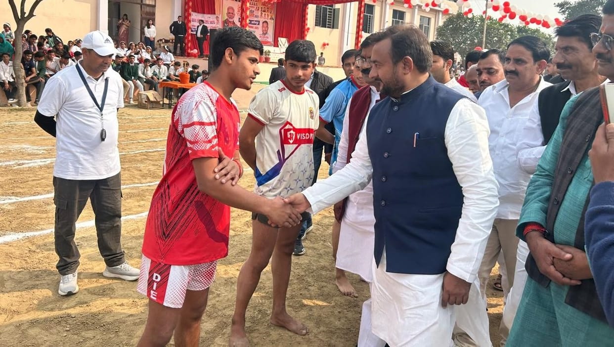 The team of village Kailavan was the topper in Kabaddi.