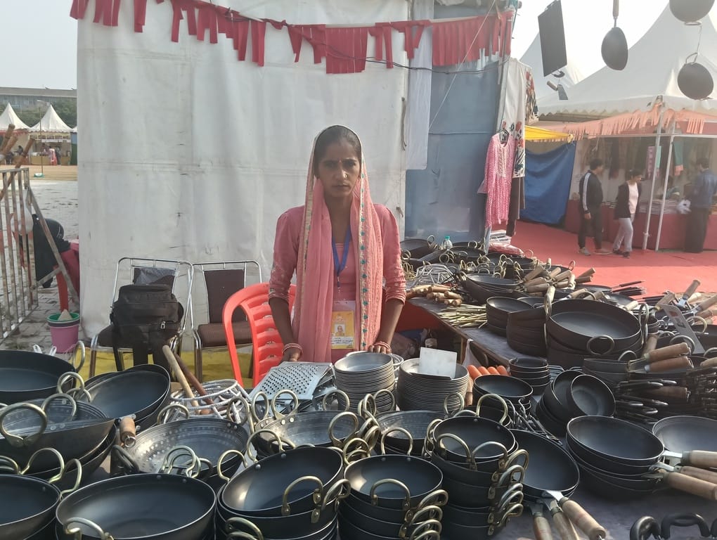 Handmade iron utensils are attracting people