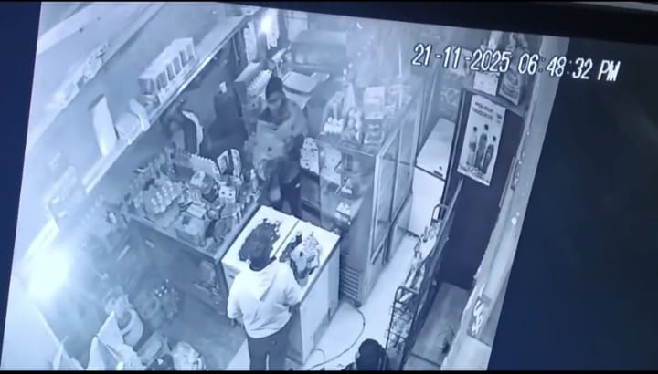 Bike rider absconds with goods worth Rs 2,000 from shopkeeper