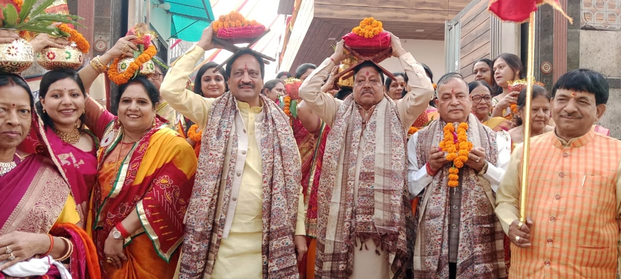 Listen with your ears and speak about Ram with your lips: Vijay Kaushal