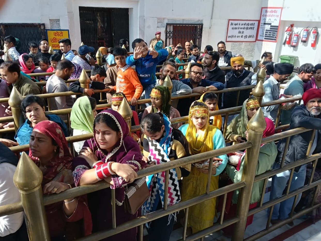 25 thousand devotees bowed their heads at Shri Naina Devi Ji.