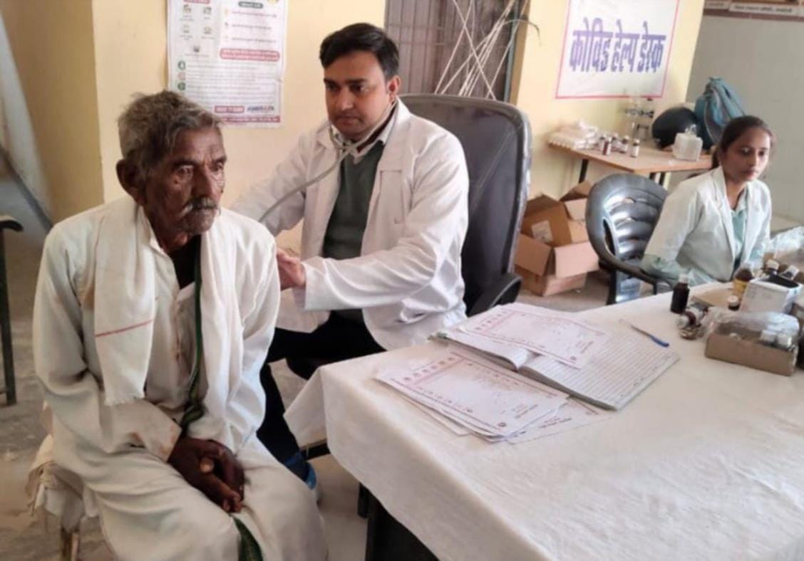 Patients suffering from cough, fever and respiratory problems received treatment at the Jan Arogya Mela.