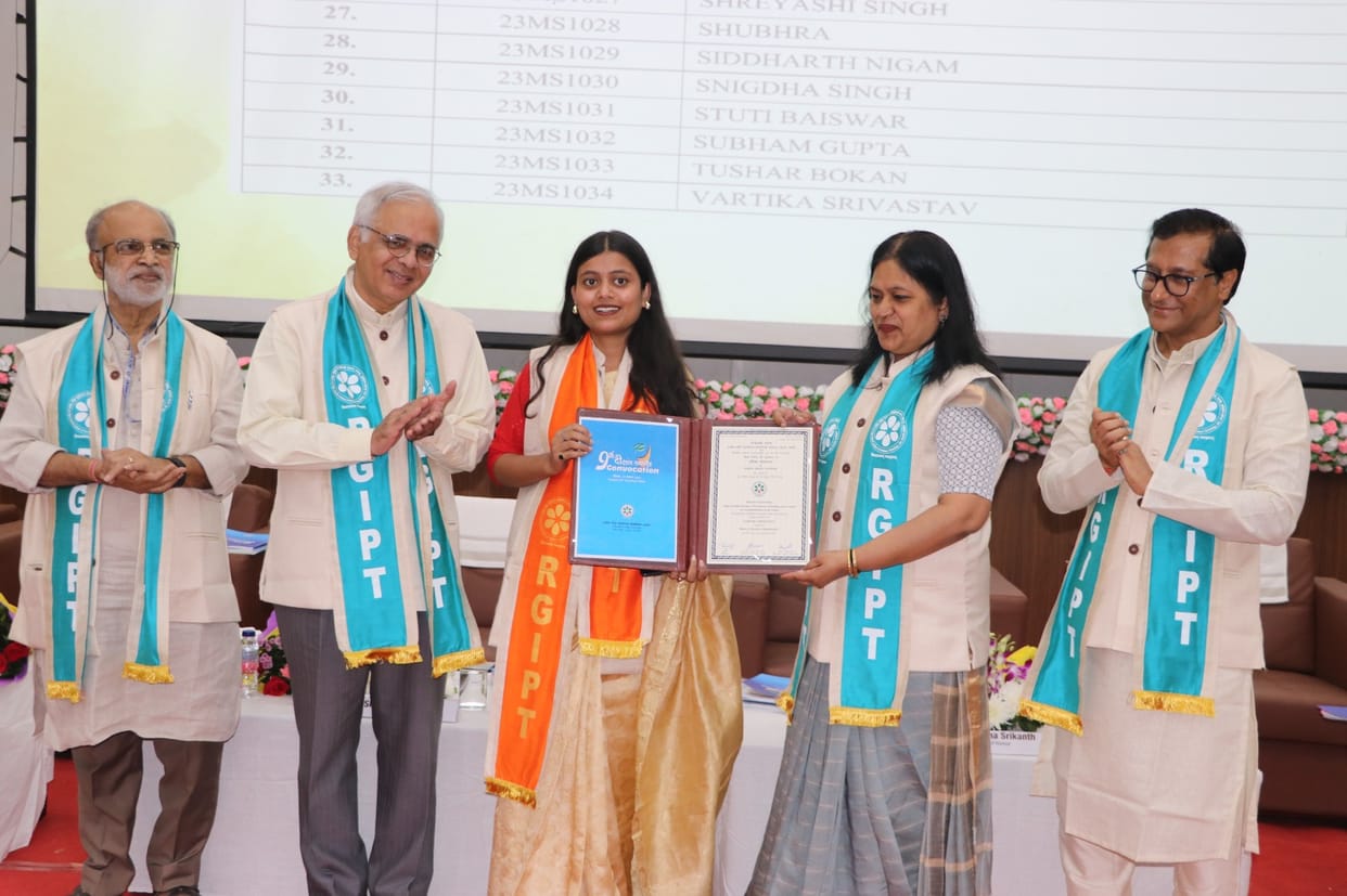 321 students received degrees at the convocation ceremony.