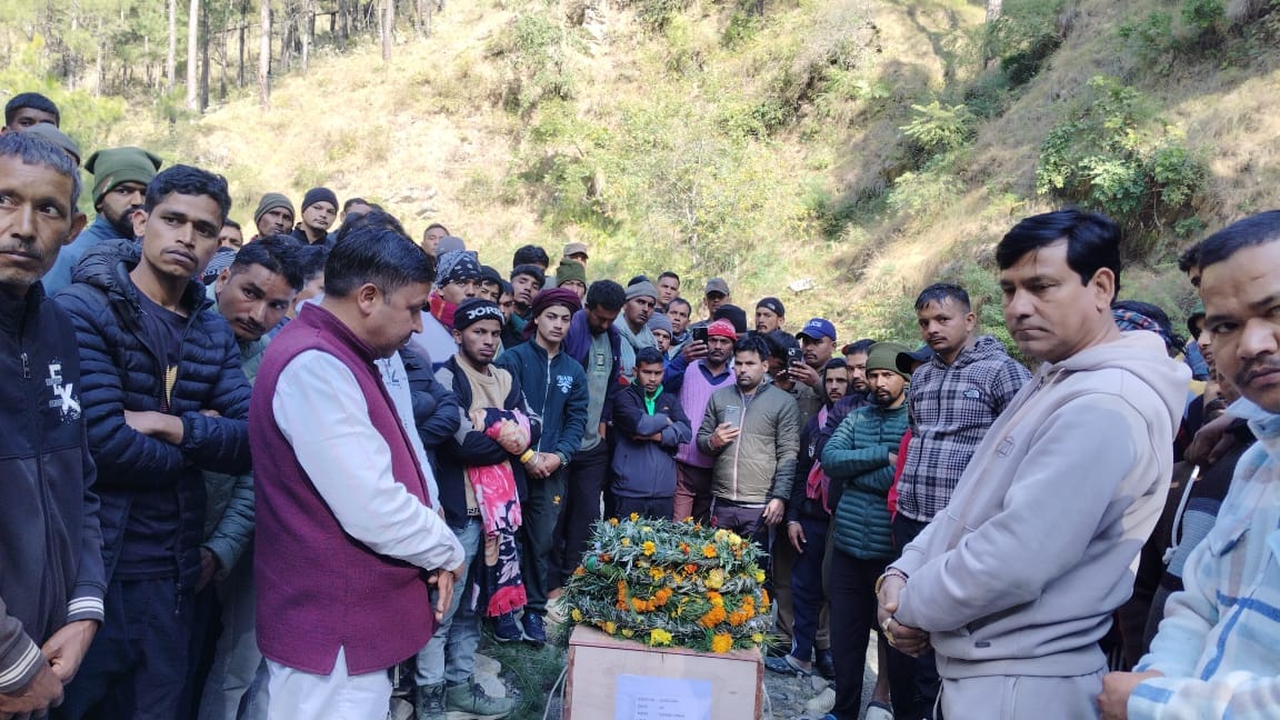 Agniveer Deepak was given a final farewell with military honours.