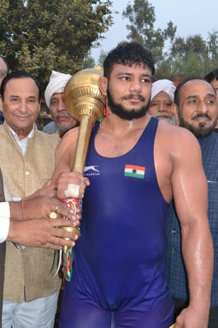 Vicky Hooda won the Gurj and a prize of Rs 50,000