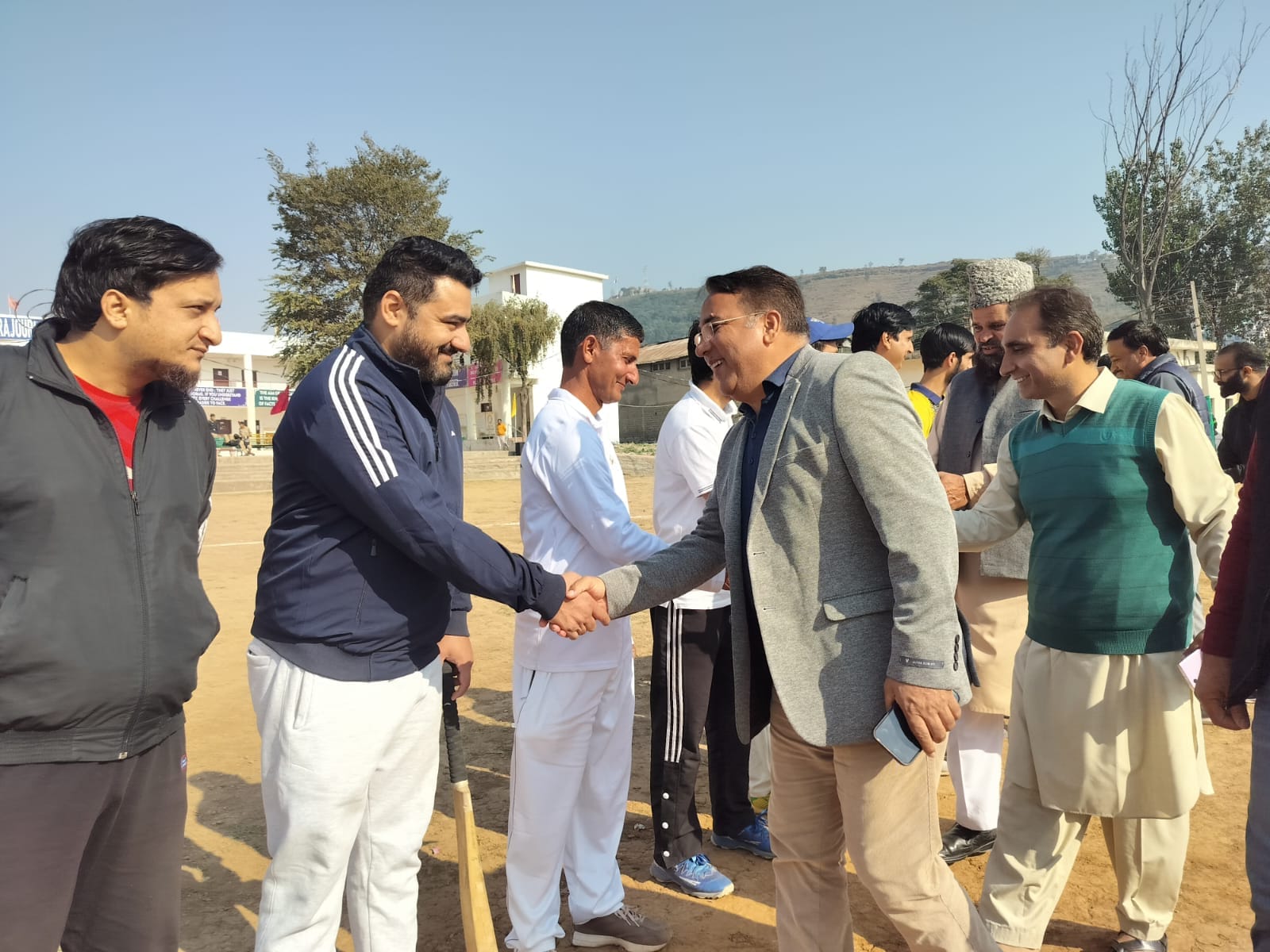 डॉ राज कुमार थापा मेमोरियल डिस्ट्रिक्ट-लेवल क्रिकेट टूर्नामेंट में राजोेरी एडमिनिस्ट्रेशन XI ने
