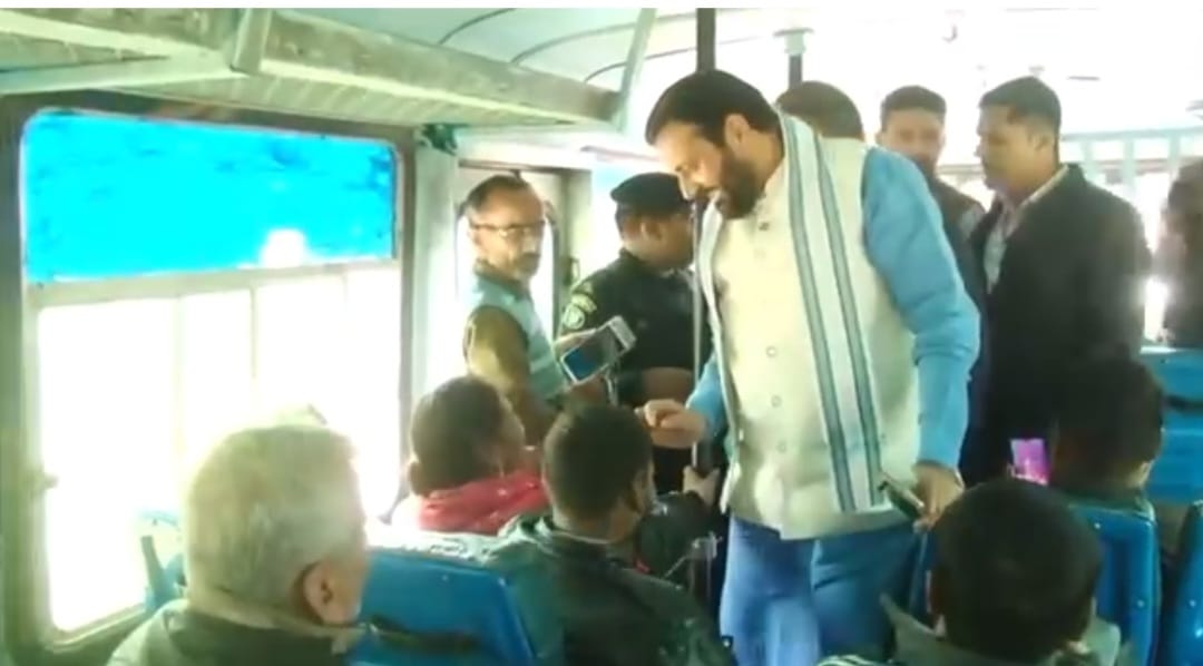 The Chief Minister travelled from Derabassi to Ambala in a normal roadways bus.