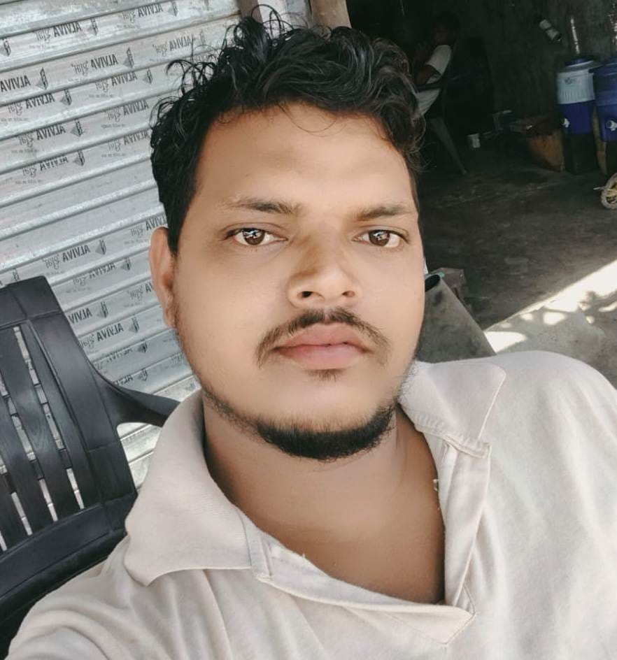 Bike rider dies in front of Kotwali after being hit by a truck