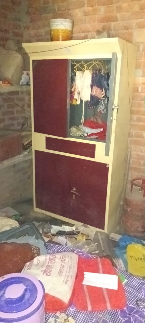 Jewellery worth Rs 3 lakh and cash worth Rs 1 lakh stolen from Shiksha Mitra's locked house