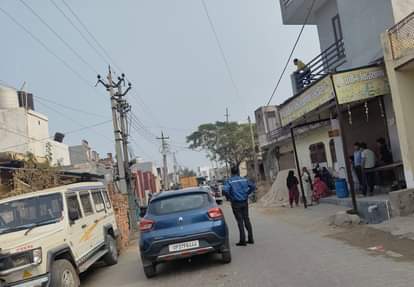 Construction material dumped on Firni causes traffic jam