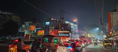 14 guest houses in four kilometers... road jam; girl suffers in ambulance for 30 minutes14 guest houses in four kilometers... road jam; girl suffers in ambulance for 30 minutes