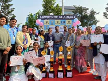 Players from Ashoka House team showed their strength in volleyball.