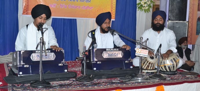 Kirtan Darbar organized at Gurdwara Dera Car Seva