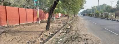 Renovation of footpaths on Hansi Road begins, two kilometer stretch to be sparkling clean
