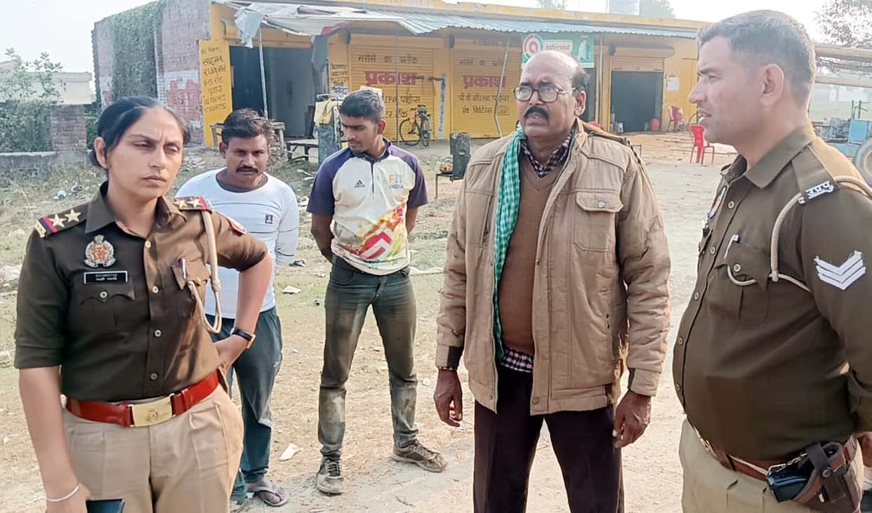 15 thousand rupees were taken out of the pocket by taking a lift in Puwaiyan