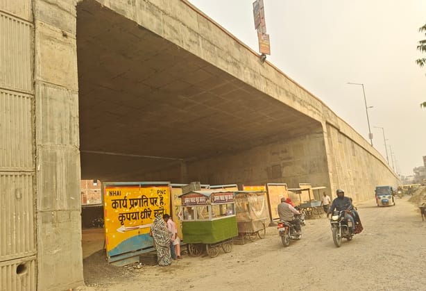 Traffic stopped at the underpass, experts from Delhi inspected the cracks.