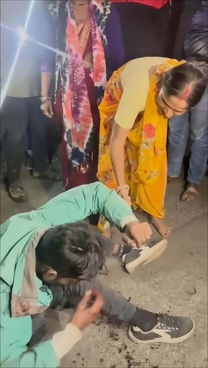 Ujjain News: Drunk Eve-Teaser Beaten with Slippers by Women; Booked Under POCSO Act