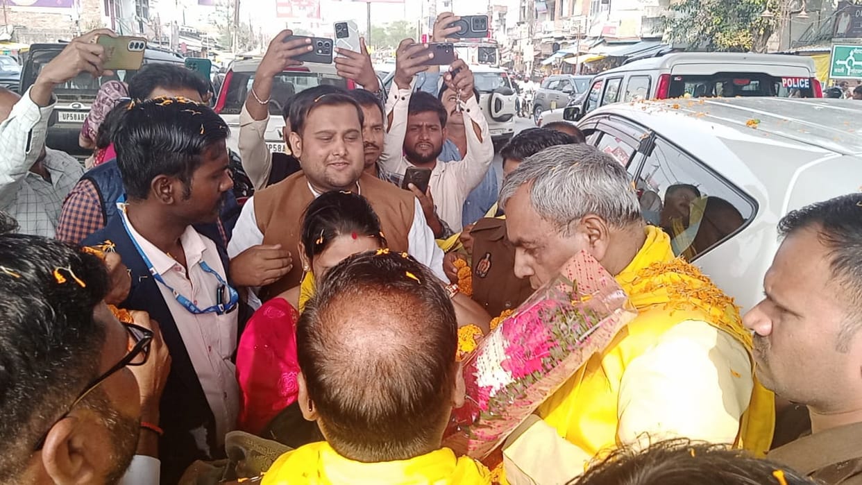 Subhaspa workers welcomed the cabinet minister