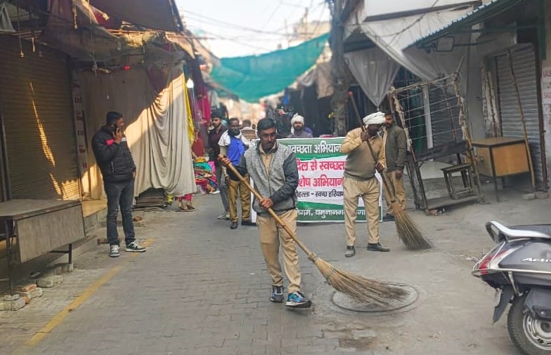 Corporation conducted cleanliness drive, cleaned vacant plots and markets