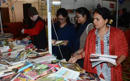 Book fair bids adieu with sales of 21 lakh