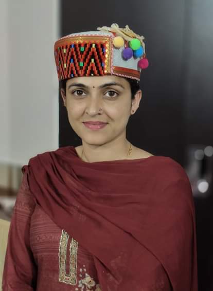 She left her job and took up self-employment, now earning 25,000 to 30,000 rupees per month.