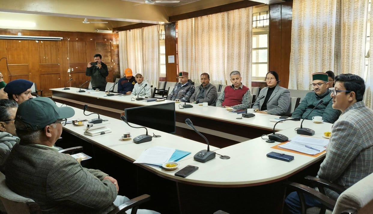 SDM instructed the department officials to make arrangements to deal with snowfall