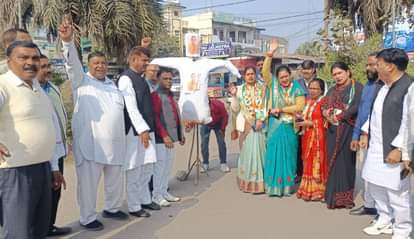 Congress workers burn CM's effigy in support of UPNL workers