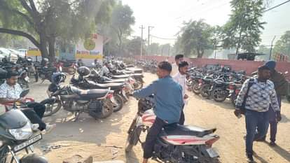 Parking for vehicles is being improved in the Civil Hospital.