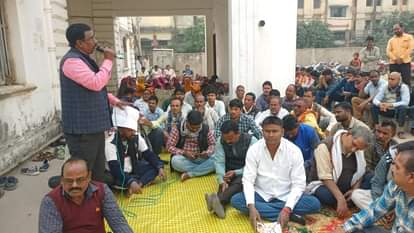 150 sanitation workers got salary but did not return to work, still garbage everywhere