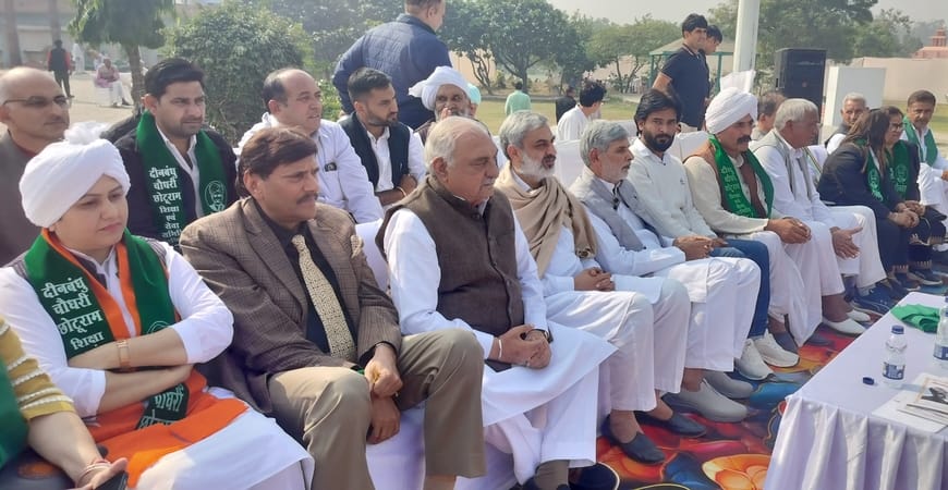 Instead of giving MSP, the government is looting the farmers: Hooda