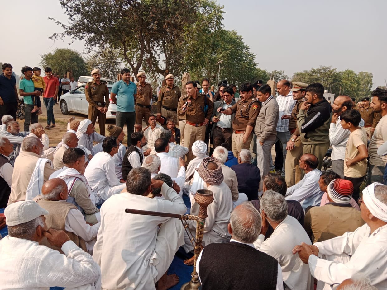 Villagers protest against ethanol plant in Goriya village, argument with police