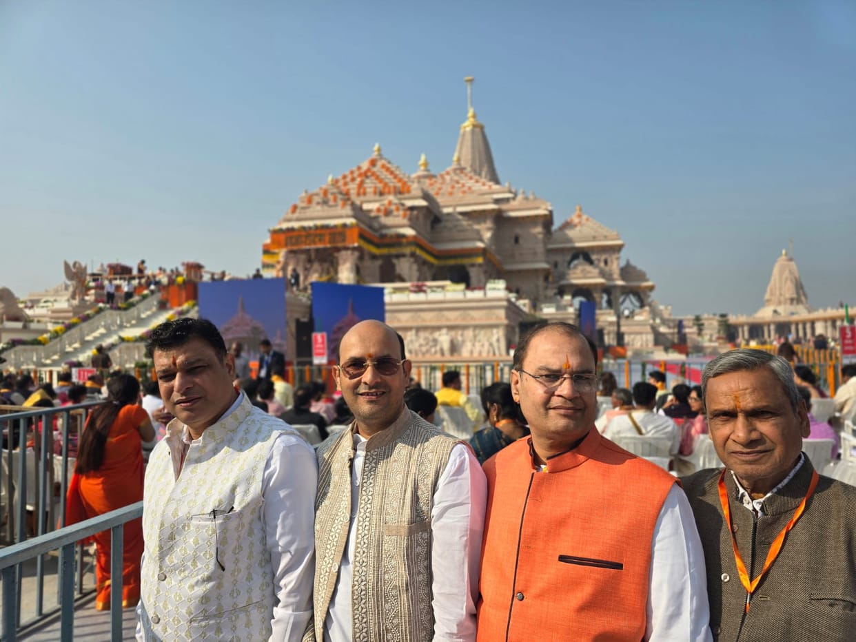 The head priest of Jambudweep participated in the flag hoisting ceremony of Ram Temple.