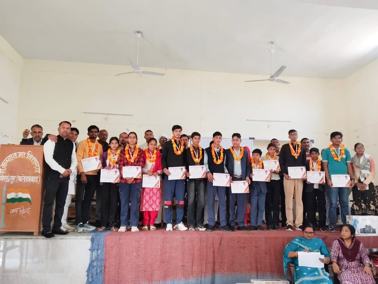 The organization honored 100 topper children.