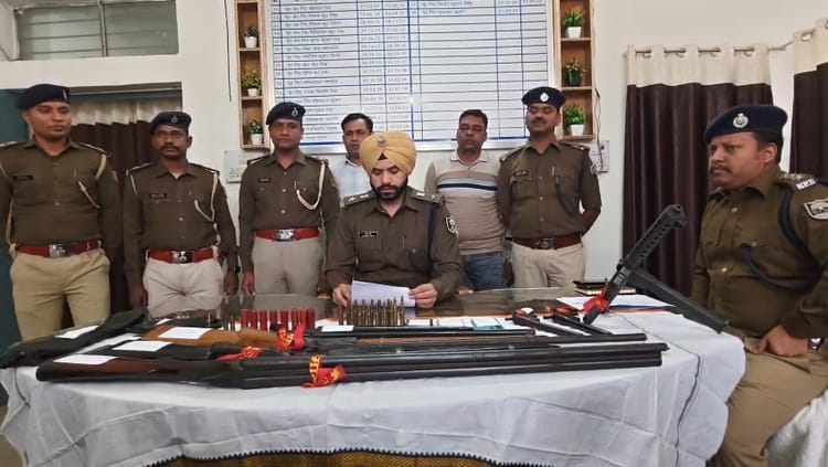 Bihar Crime: अवैध हथियारों का अंतरजिला गिरोह धराया, तीन गिरफ्तार; मधेपुरा में बड़ा खुलासा