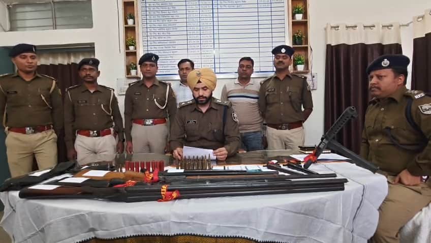 बरामद हथियार