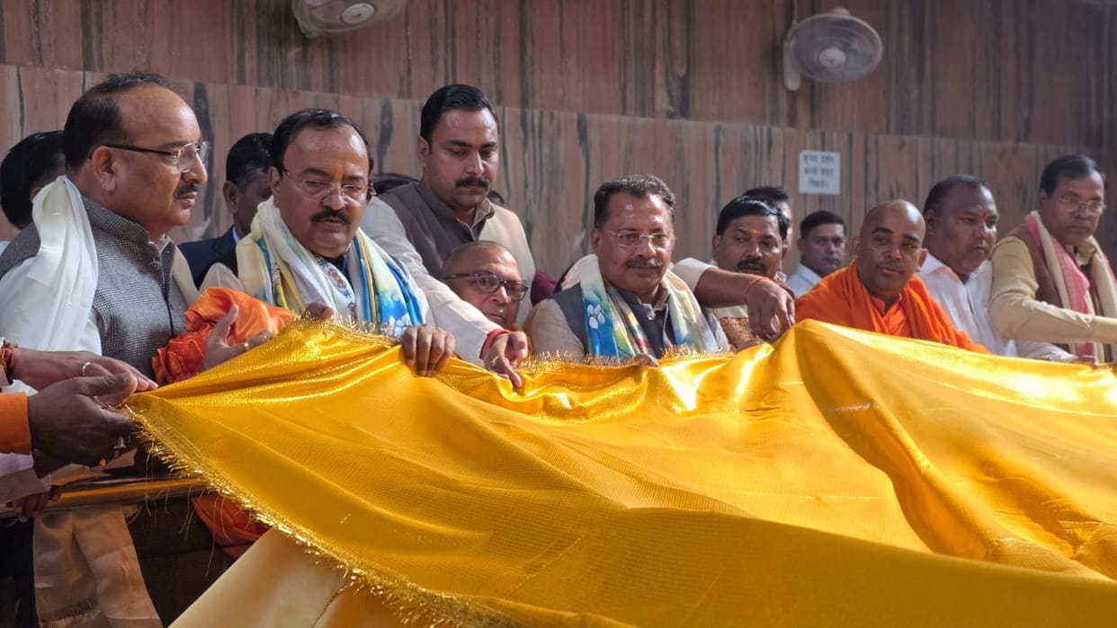 Offered robes to the Buddha statue, paid tribute to Bhadant Dnyaneshwar