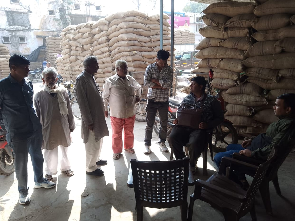 Urea reaches fertilizer sales center, distribution will start from today