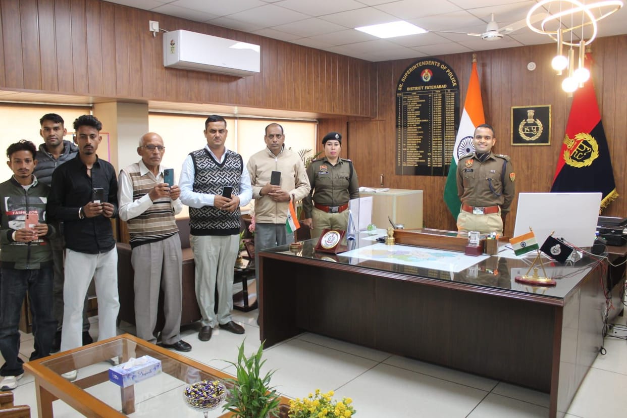 Police recovered seven mobile phones and returned them to their owners.