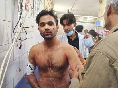 A young man in a cab attacked the driver with a knife