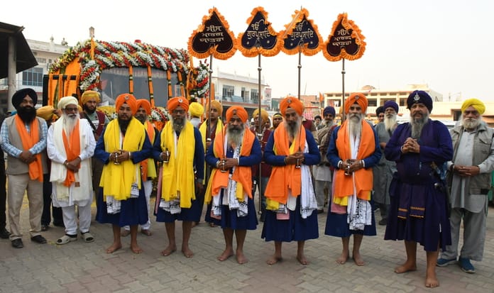 Sheesh Marg Yatra was welcomed on reaching Karnanagari.