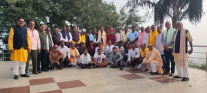 कार्यक्रम में उपस्थित समाज के लोग