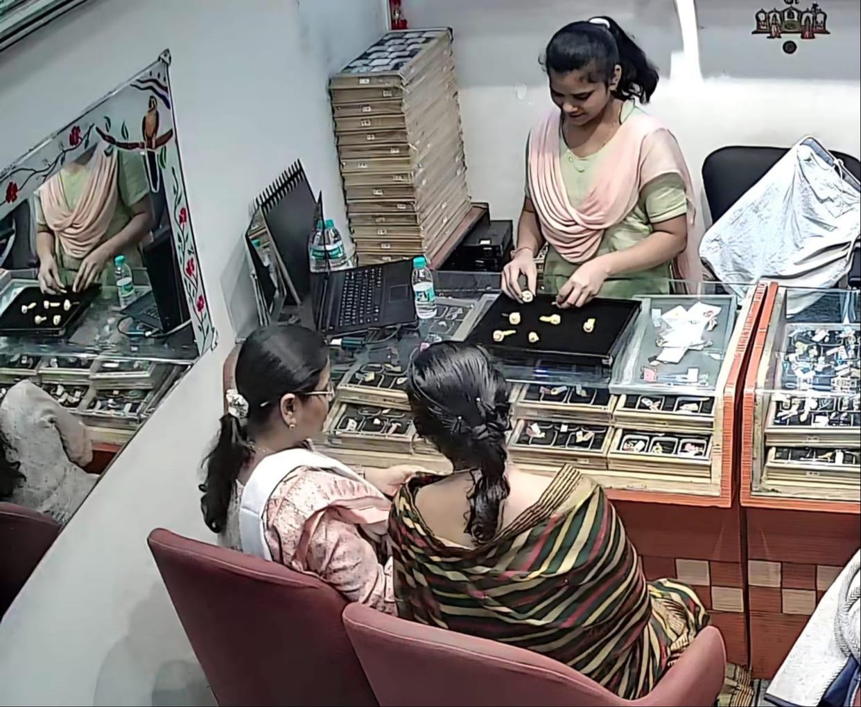 The jewellery market is booming, lightweight jewellery is the first choice