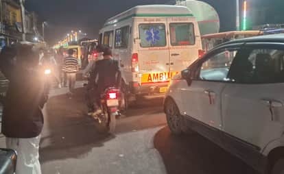 Ambulance carrying patient stuck in traffic for 15 minutes