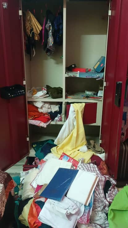 Cash and jewellery stolen from the house of a grain merchant