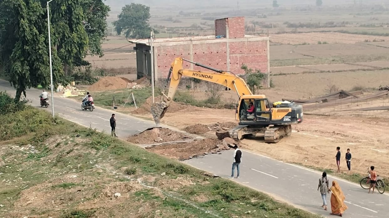 Ring road construction on Bhadreshwarnath Marg begins... digging for underpass begins