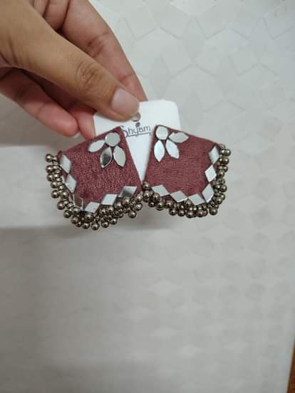 Sapna from Hamirpur wrote the story of self-reliance with her hand skills.