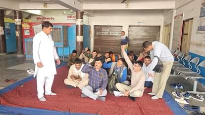 Roadways employees raised slogans regarding their demands and submitted a memorandum.