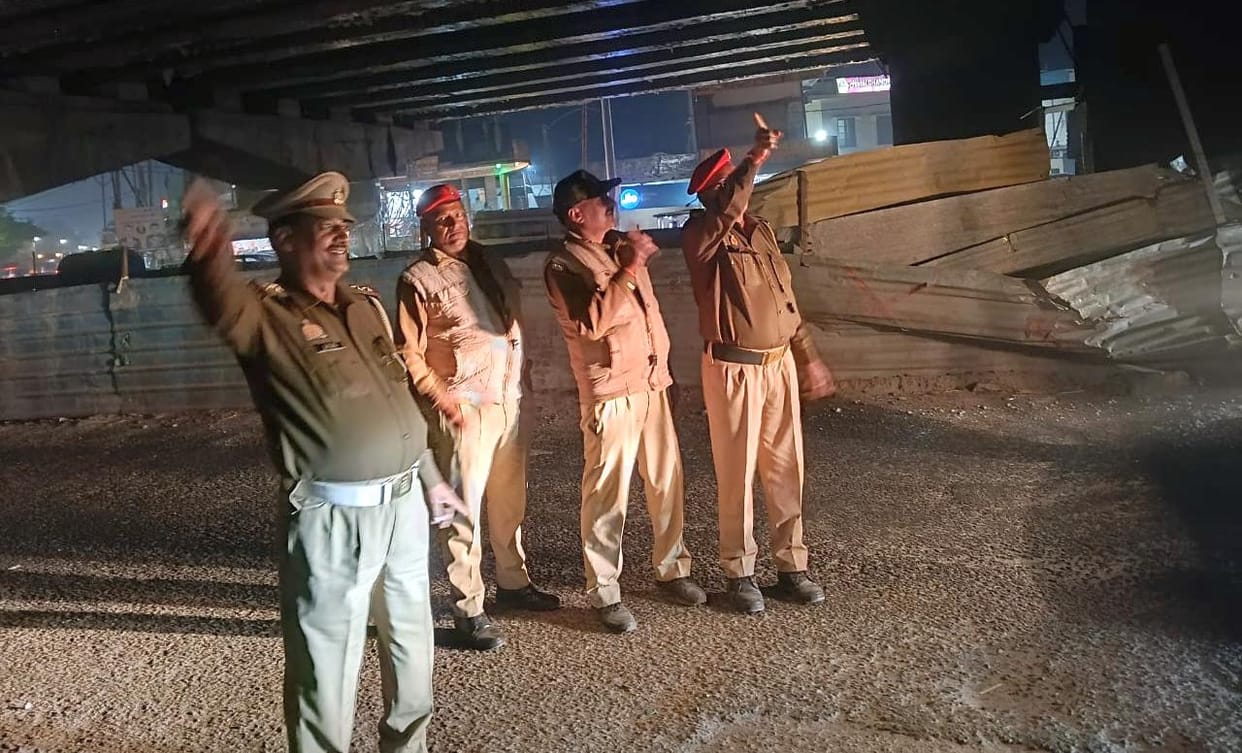 41 policemen diverted vehicles from four major points.
