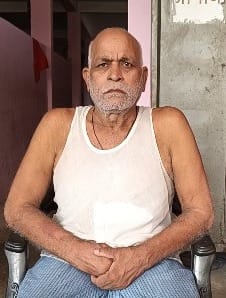 The son told the caretaker of the old age home that if his mother's body arrived, it would be a bad omen. He would take the body after his nephew's wedding.